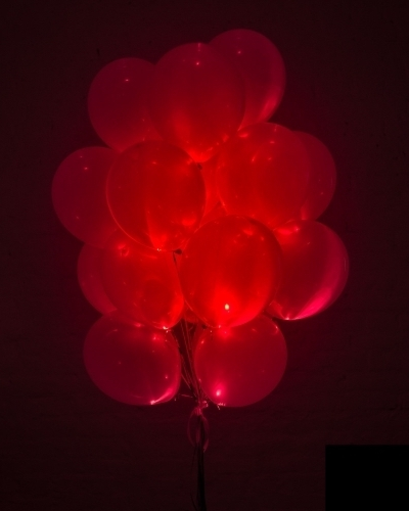 Красные светящиеся шары