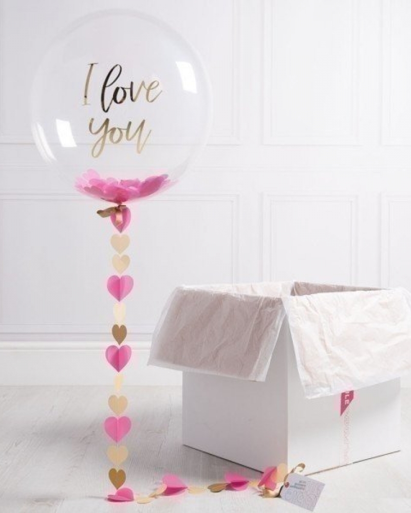 Коробка с воздушными шарами «Я тебя люблю»