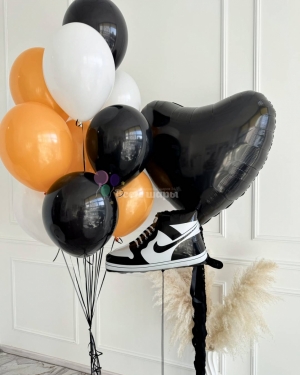 Шарики для мальчика на день рождения с кедом