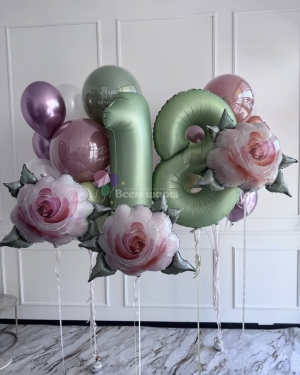 Шары на 18 лет для девушки с розами