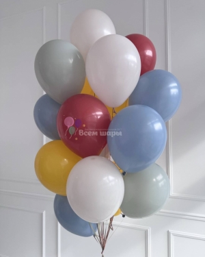 Фонтан из шаров макарунс для девушки