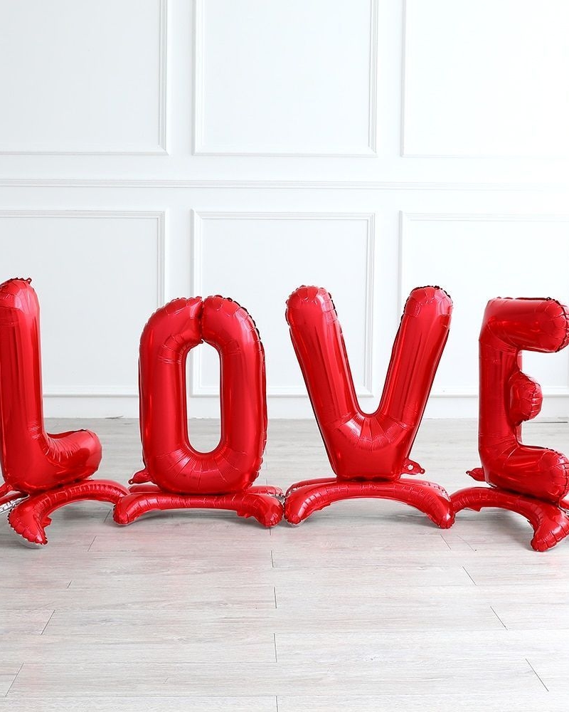 Набор шаров-букв LOVE, на подставке