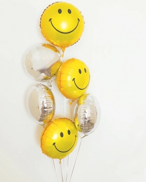 Фонтан шаров "Смайлы в серебре"