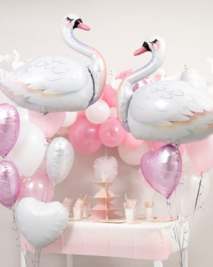 Шары "Лебеди на выписке" 
