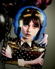 Шар Фигура, Мрачная стори, Уэнсдей Адамс